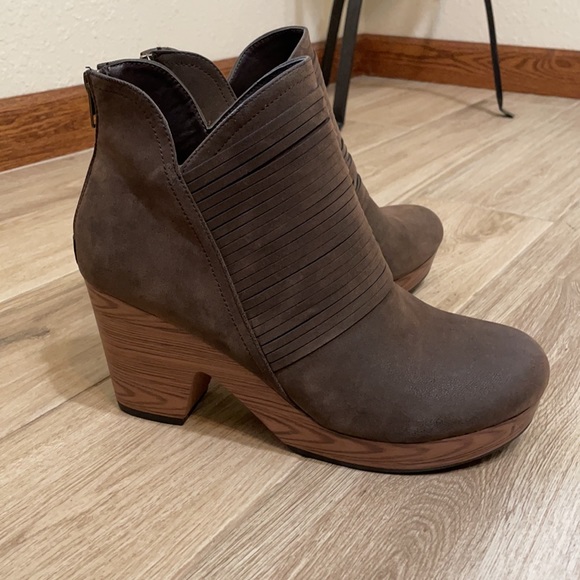 Pierre Dumas Shoes - Pierre Dumas | faux suede brown boots